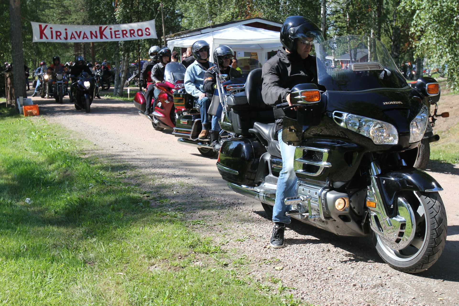 Perinteinen kansainvälinen kokoontuminen: Motoristit Pyhäjärvelle