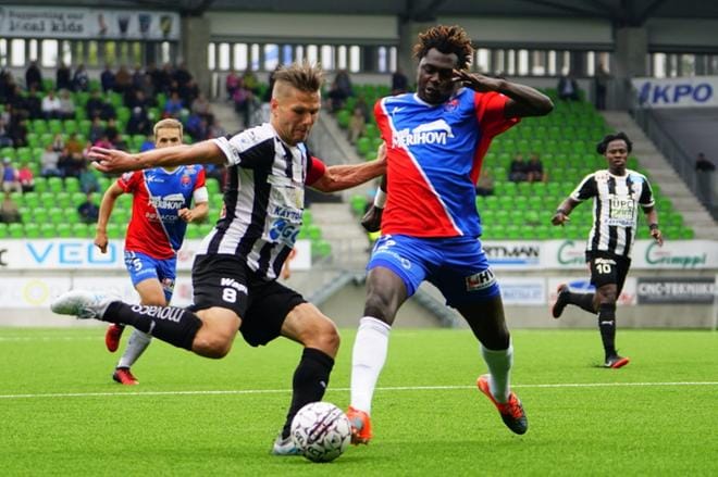Sebastian Strandvall (vas.) ja Aubrey David ovat nyt joukkuetovereita. KUVA: SAMPPA TOIVONEN