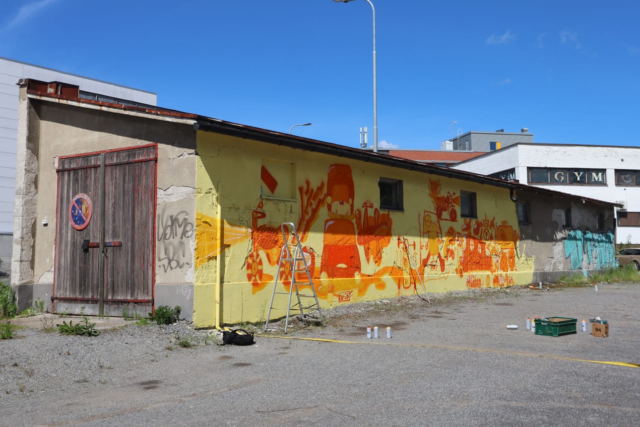 Lyhyessä ajassa teokseen oli ilmestynyt jo useita eri ajoneuvoja.