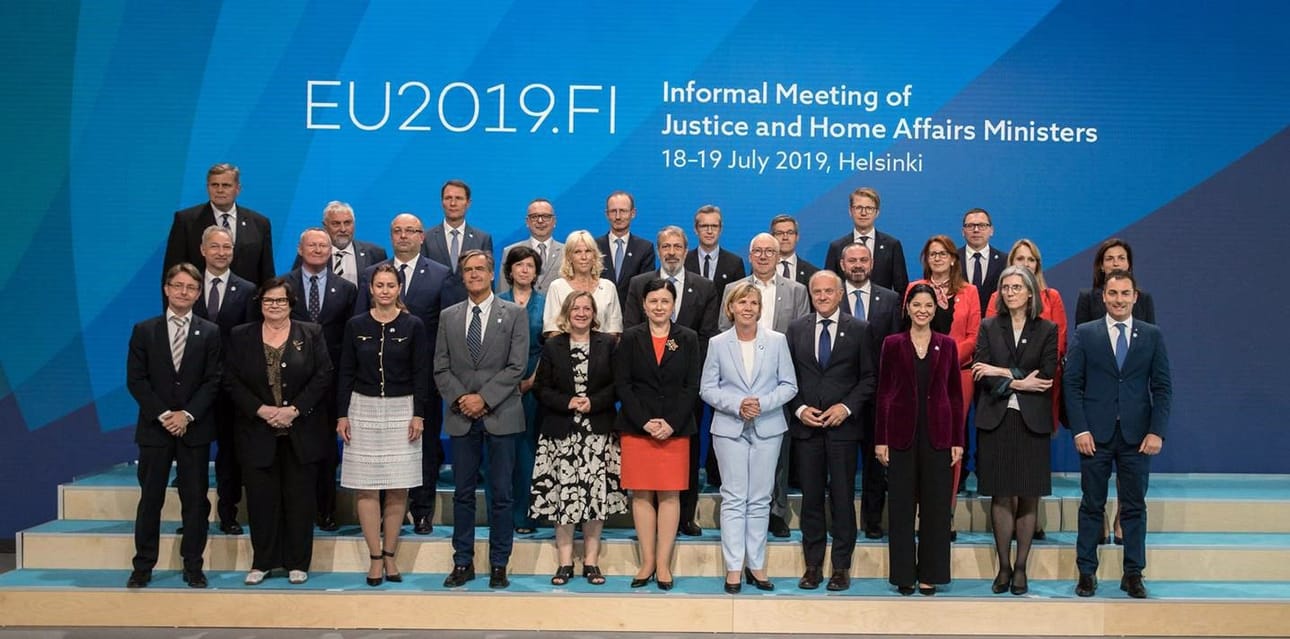 Puolet Suomen puheenjohtajakaudelle ajoittuvista Suomessa järjestettävistä neuvoston epävirallisista ministerikokouksista on jo pidetty. Perjantaina vuorossa olivat oikeusministeri Anna-Maja Henrikssonin johdolla EU:n oikeusministerit.