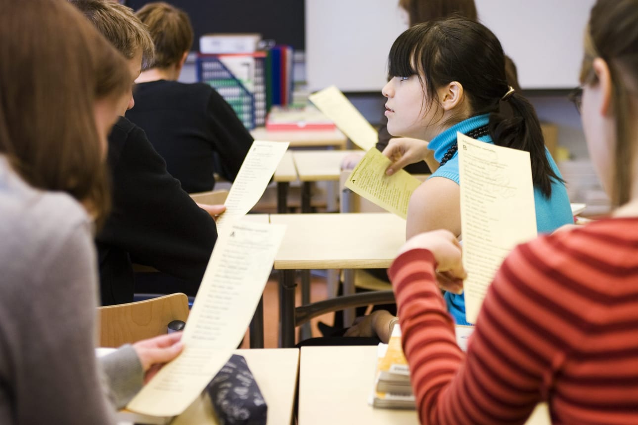 Viime syksystä alkaen peruskouluissa on opiskeltu ruotsia 6. luokalta alkaen, kun aiemmin ruotsi alkoi 7. luokalta.