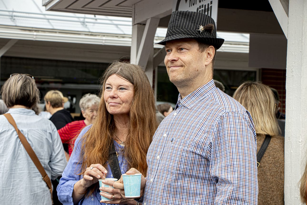Pekka Iivari haluaisi muuttaa pohjoiseen lähemmäksi vaimoaan Sirpa Iivaria, jotta voisi tukea häntä vaalityössä. Arkistokuva.