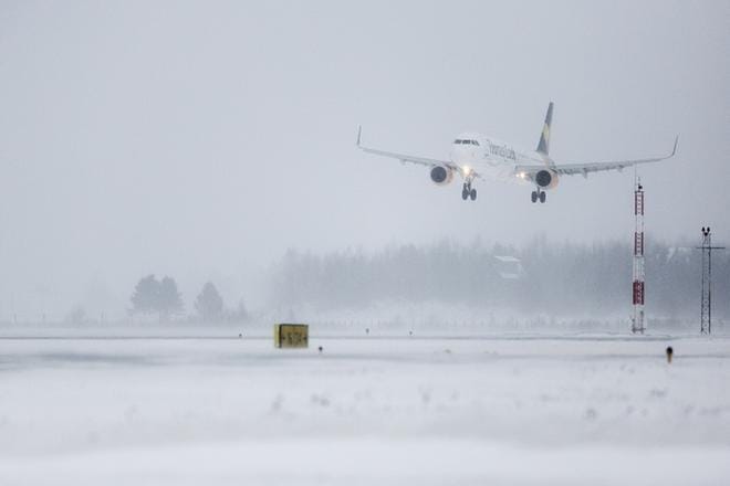 Jos nyt iski matkakuume, Vaasasta pääsee tänä talvena vielä lentämään suoraan lämpimään. KUVA:JARNO PELLINEN