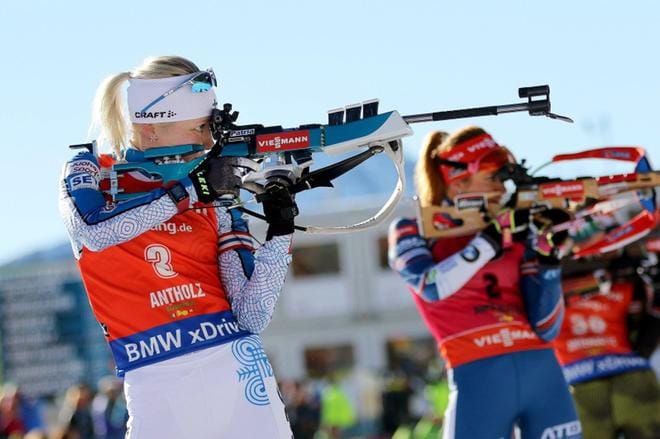 Ampumahiihtäjä Kaisa Makarainen talvisessa Biathlon maailmancupssa Italiassa. Kuva Epa/Andrea Solero