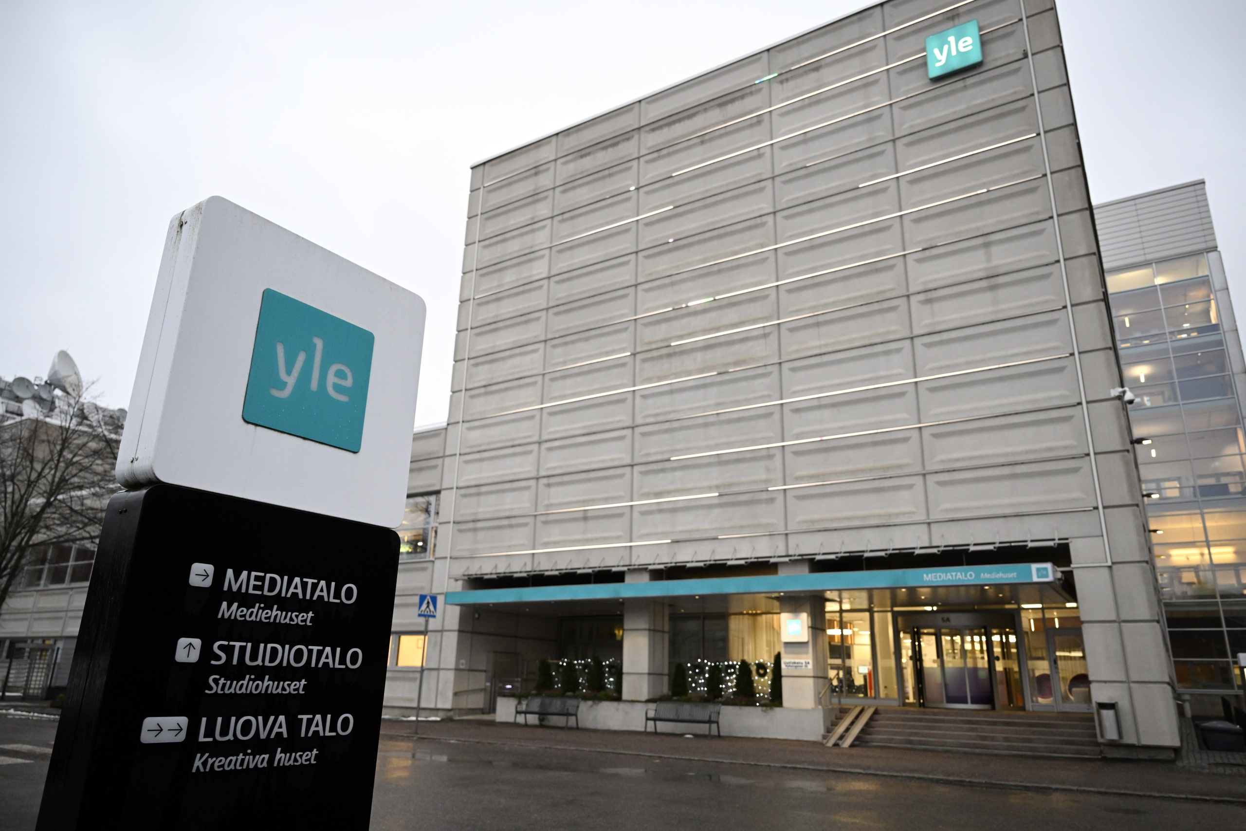 Ylen henkilöstö vähenee yli 300:lla – "Säästöt väistämättä supistavat tarjontaa"