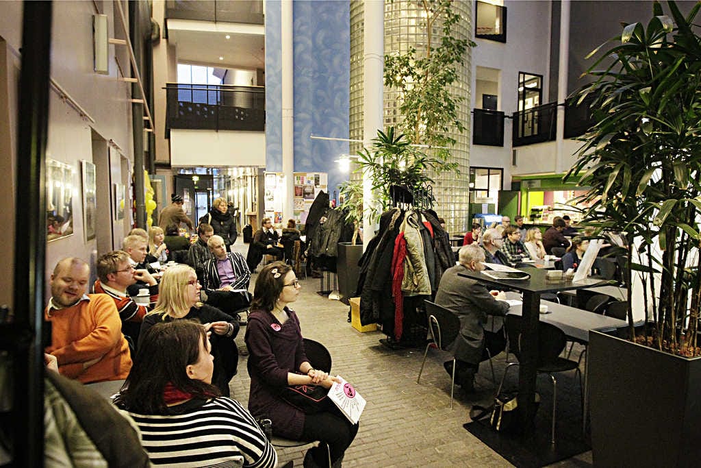 Kulttuuritalo Valveellä oli kymmenittäin kuulijoita keskiviikkona.