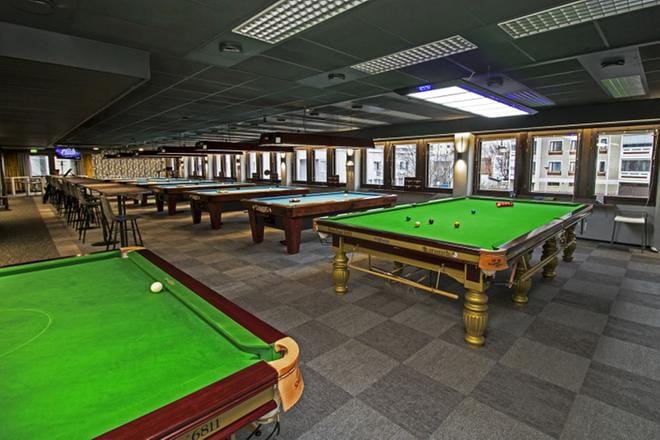 Vaasaan on avattu uusi biljardisali. The Club Billiard rakennettiin 90-luvulla toimineen poliisitalon tiloihin, jossa on nyt kuusi täysimittaista pool- sekä 2 snookerpöytää. Kuvat: Anna Riska