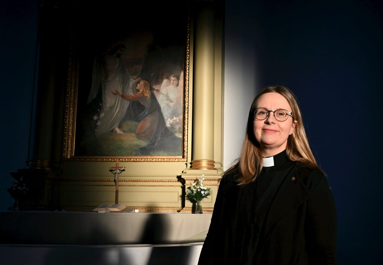 Valittajat vetosivat siihen, että pappi Hanna-Leena Kevätsalo-Vuorio olisi sukupuolensa vuoksi valittu ohi pätevämpien hakijoiden. LEHTIKUVA / JUSSI NUKARI