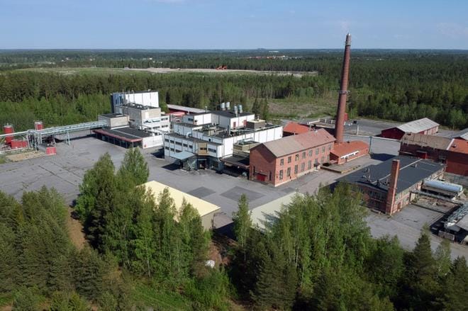 Vanhojen tehdasrakennusten purkamisessa on edetty jo pitkälle Kemiran tehdasalueella. Arkistokuva: