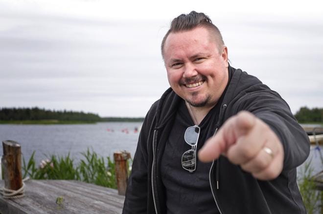 Kuuntele! Hiljaisuus on kova sana, sanoo Lenni Paarma. Kuva: Aleksi Mäkinen