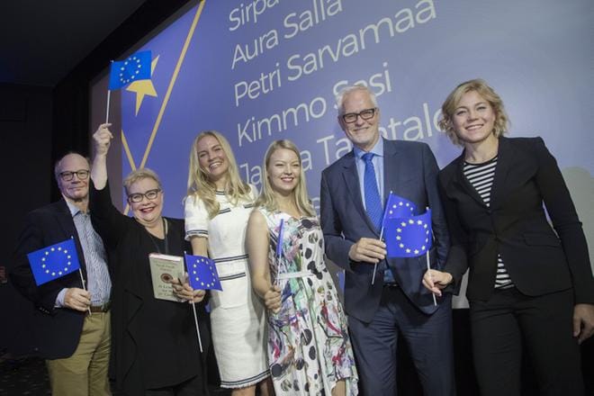 Paikkaa Euroopan parlamentissa lähtevät tavoittelemaan Kimmo Sasi (vas.), Sirpa Pietikäinen, Aura Salla, Janika Takatalo, Petri Sarvamaa ja Henna Virkkunen. KUVA: Mauri Ratilainen / Com.Pic