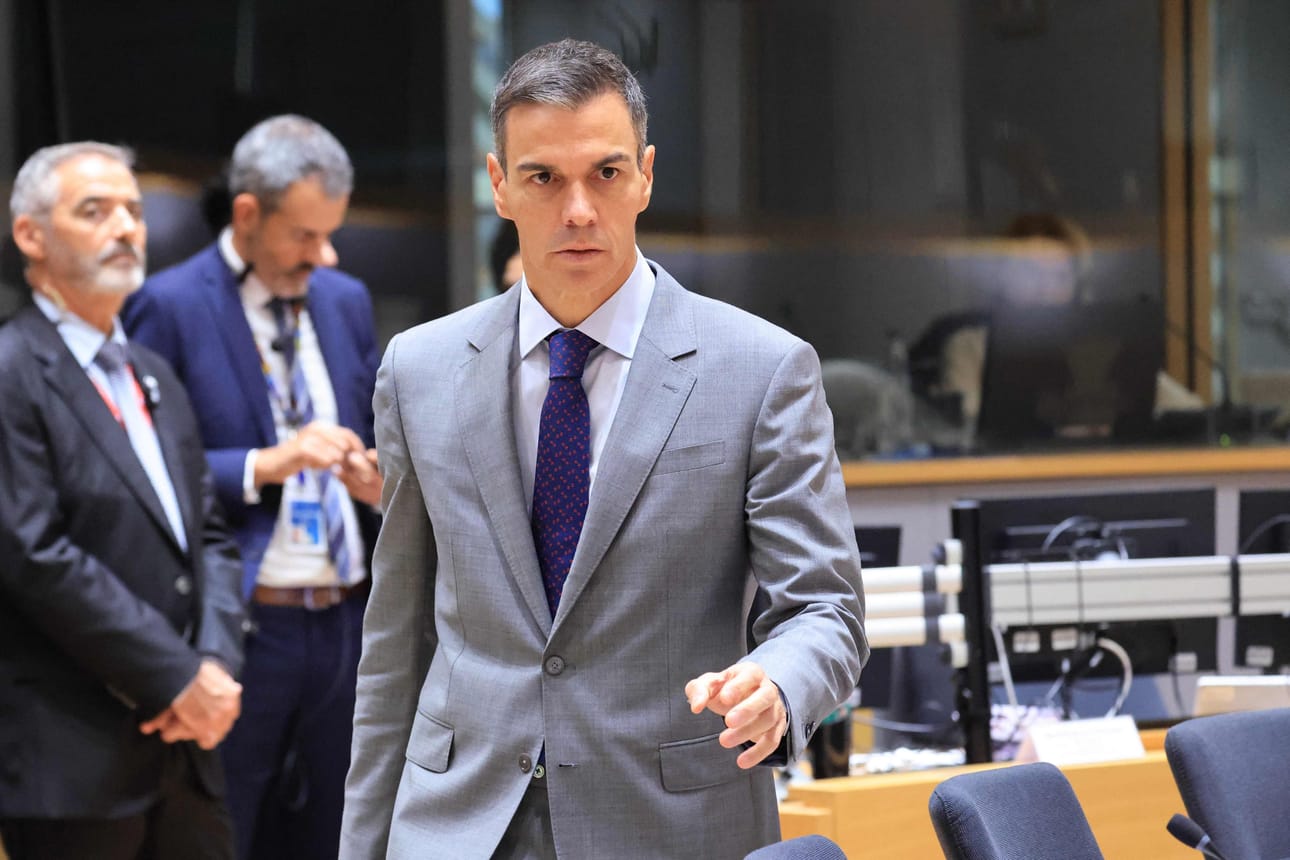 Espanjan pääministeri Pedro Sanchez kertoo viestipalvelu X:ssä, että pelastusviranomaiset ovat onnettomuuspaikalla auttamassa uhreja ja varmistamassa heidän turvallisuuttaan.