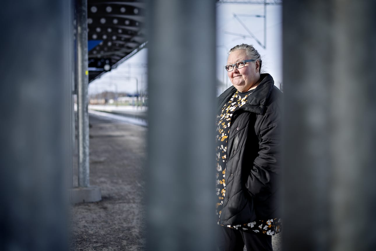 – Etenkin viileässä voin hyvin. Kun helteet tulevat, makaan kuin faarao ennen muumiointia märän lakanan alla, Laura Jurkka nauraa.