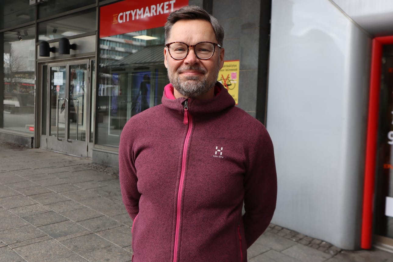 – Monta vuotta sitten olen käynyt Rantarocksissa. Kävin siellä monta vuotta peräkkäin. Hyvät ajat olivat. Täällä on paljon festivaaleja. Lapseni ovat käyneet Bid Day -festivaaleilla monta kertaa. Kaverit olivat viime vuonna Drömmen-festivaalilla ja tykkäsivät kovasti, vaasalainen Joachim Hofman kertoo.