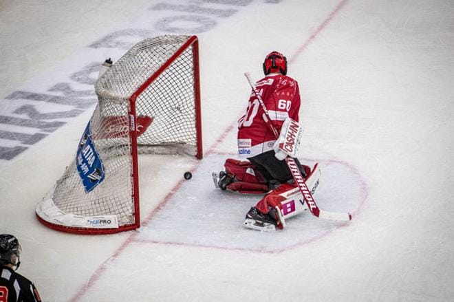 Kärpät sai kolme kiekkoa Rasmus Reijolan taakse. KUVA: PAULA KASKIMAA