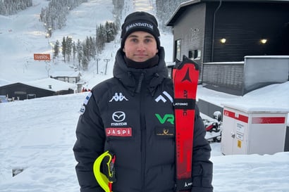 Santa Claus Ski Teamin Jesperi Kemppainen ykkönen Suomun FIS-pujottelussa
