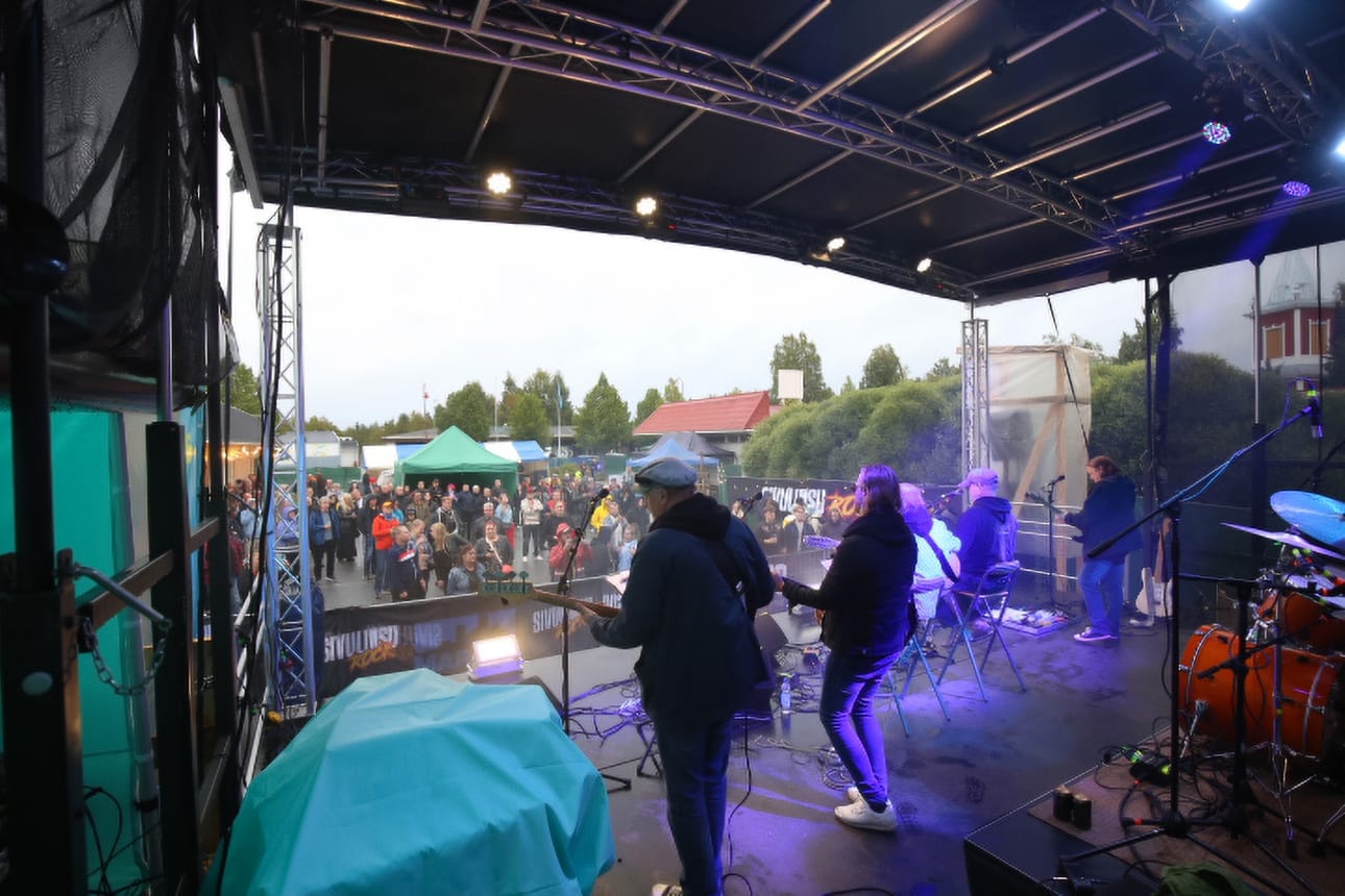 Sivuluisurock pidettiin Kortesjärvellä elokuun viimeisenä lauantaina. Tapahtuma sujui mainiosti ja väki lähti liikkeelle, vaikka keliksi sattuivat rankat sateet.