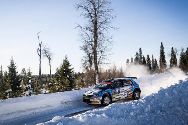 Teemu Asunmaa ja kartanlukija Marko Salminen kurvailivat luokkansa voittoon WRC Arctic Rally Finlandissa viime viikonloppuna. KUVA: HANNU RAINAMO
