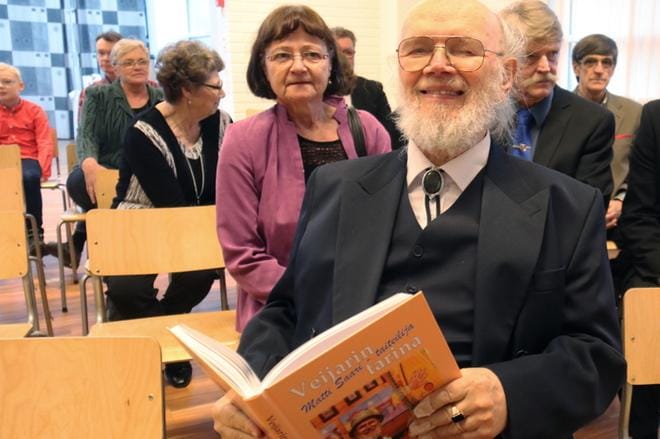 Mäenpäässä asuvan ja työskentelevän Matti Saaren värikkäät vaiheet ovat nyt kansien välissä.