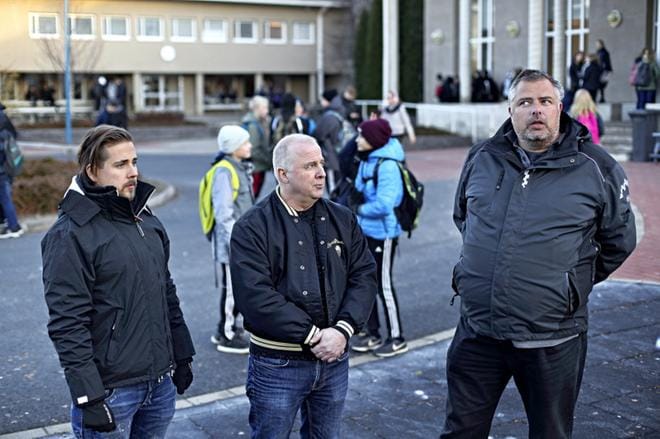 Teknisellä toimella on Kurikassa viime aikoina riittänyt töitä kiinteistöjen kanssa. Rami Linna (oik.) on saanut olla kertomassa muun muassa Kurikan yhteiskoulun kunnosta yhdessä kaupungin kunnossapitovastaava Niko Kujalan (vas.) ja yhteiskoulun rehtori Jari Ketolan kanssa. ARKISTOKUVA: KARI LÖFHJELM