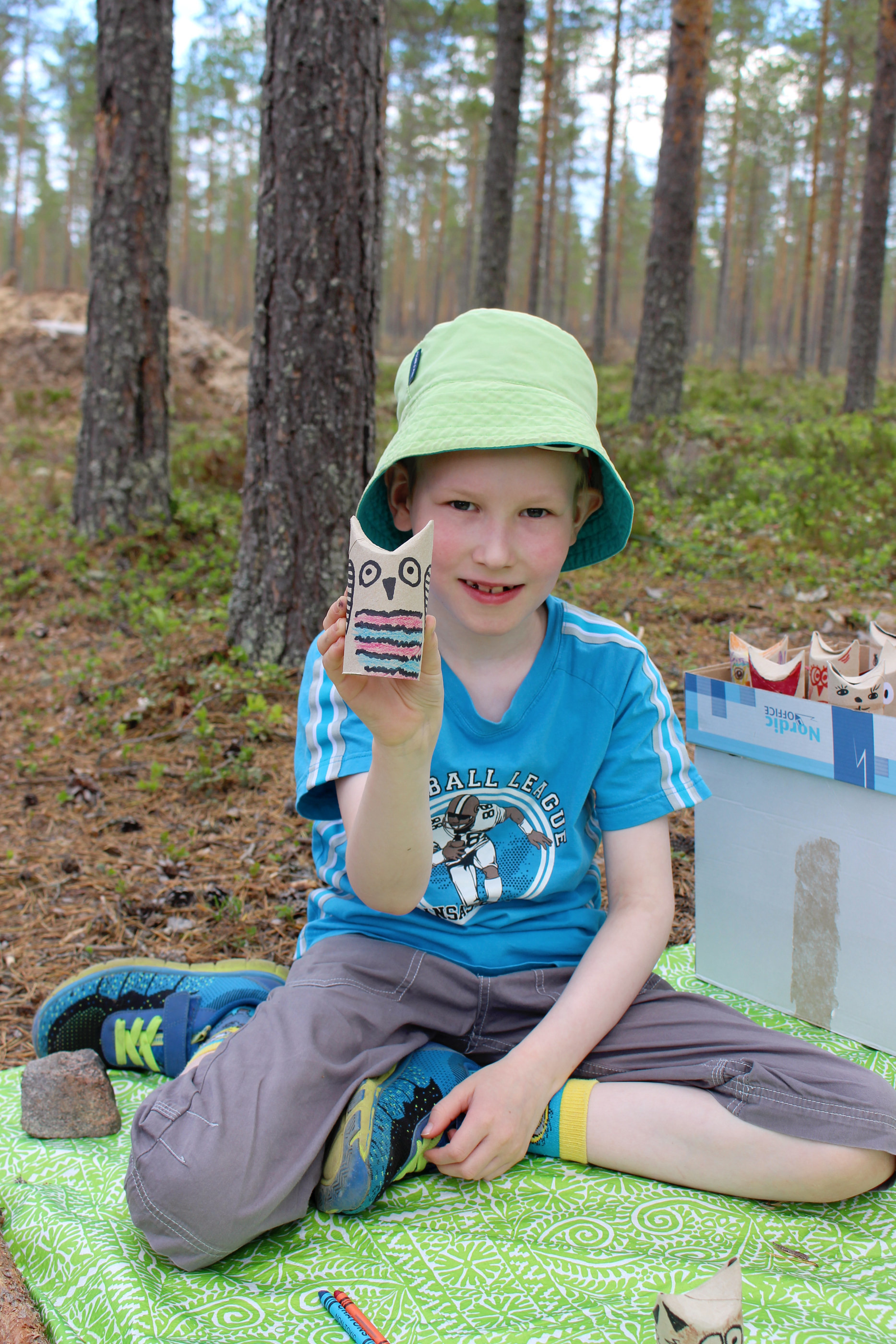 Matti päätti askarrella 4H:n pisteellä pöllön. Hieno tuli!