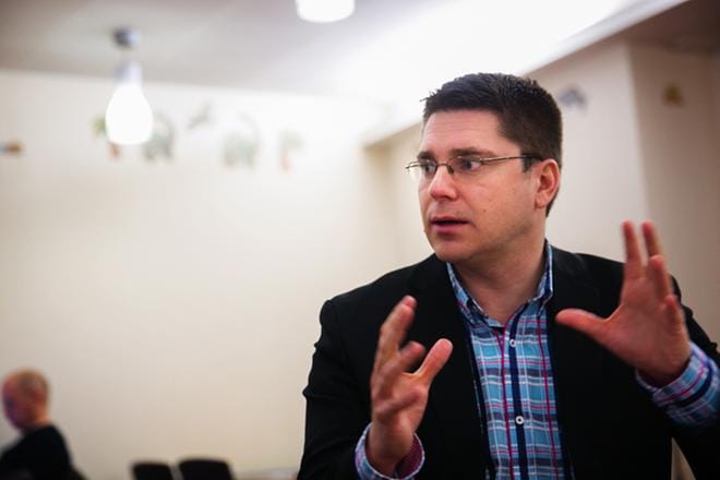 Vöyrin kunnanjohtajan Mikko Ollikaisen mukaan kunnalla on vain tuhat euroa velkaa asukasta kohti. KUVA: TIMO ANNANPALO