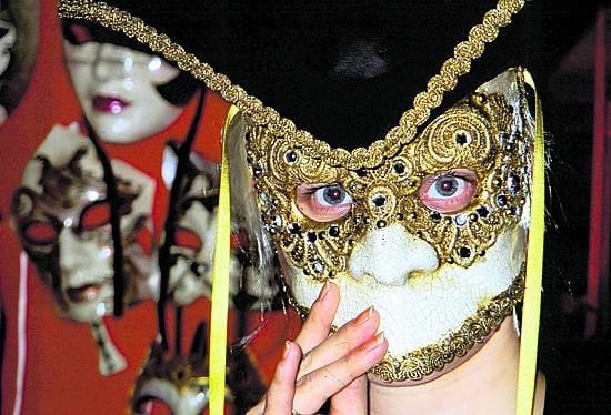 Mario Belloni elvytti vanhan venetsialaisen naamioperinteen.