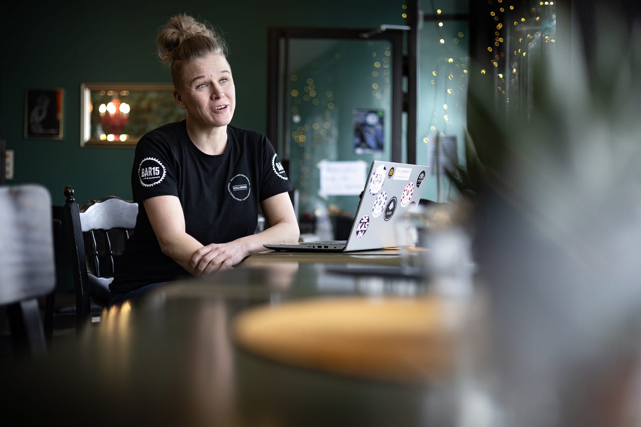 Sanna Harjun mukaan rock-klubin keikkapäivät ovat jo täyteen buukattuja pitkälle syksyyn.