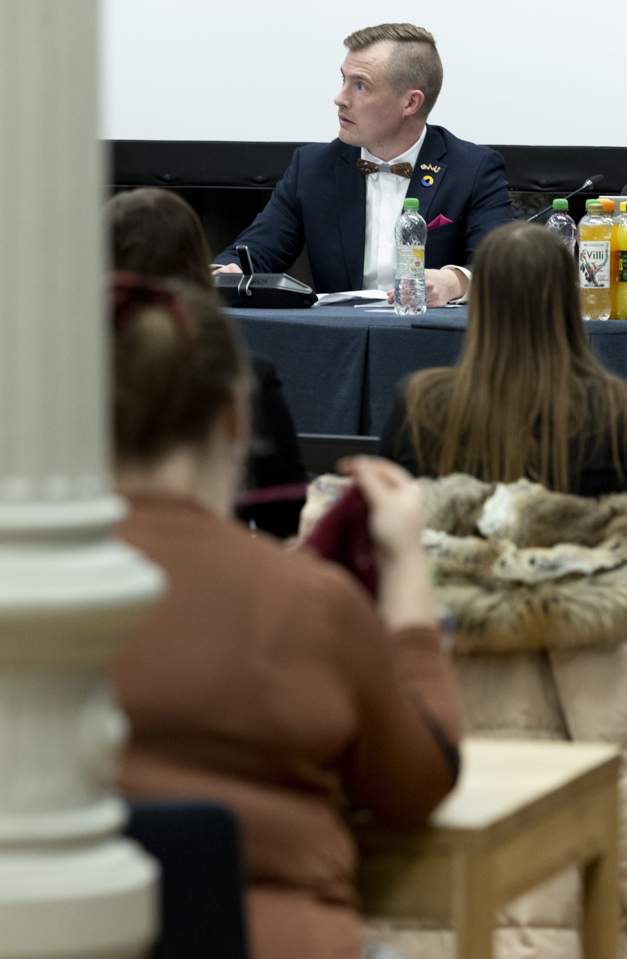 Kaupunginvaltuuston puheenjohtaja Lauri Nikula.