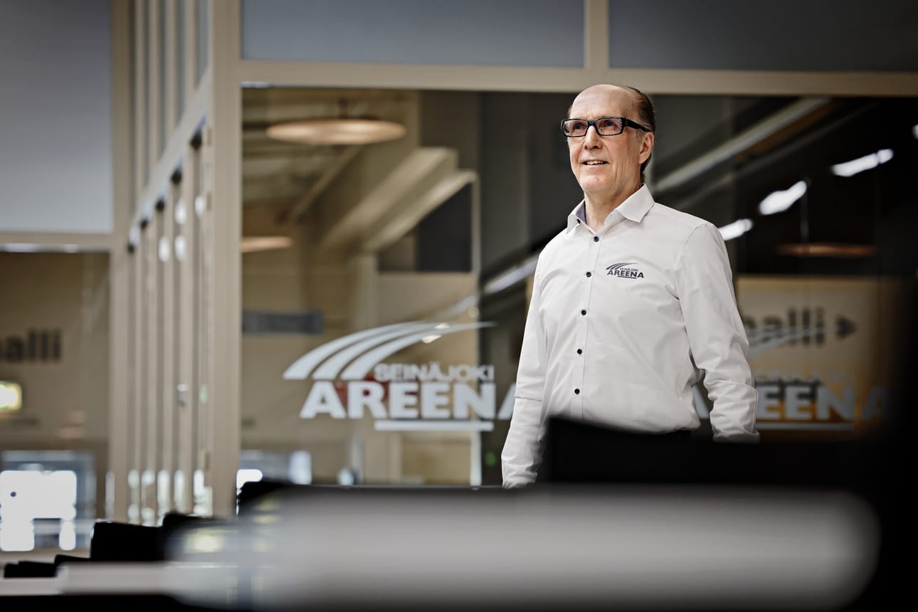 Seinäjoki Areena Oy:n toimitusjohtaja Esa Alajoki kertoo, että kahden hiljaisen vuoden jälkeen varauskalenteri on nyt selvästi vilkastunut. Yhtiön talous on kuitekin tiukilla koronavuosien jälkeen.