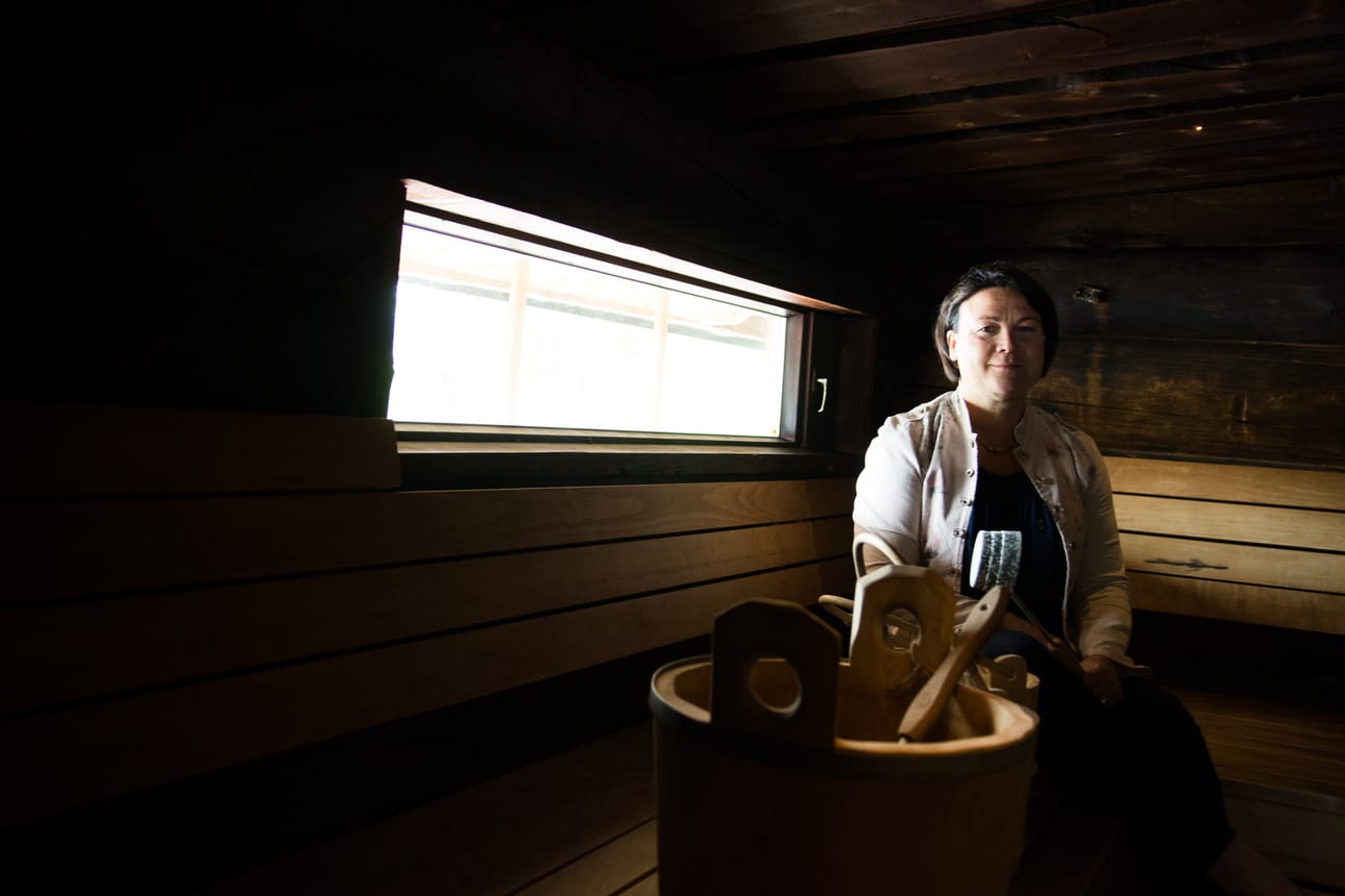 Marjo Määttä palkkaa LSJ Groupille myös saunatonttuja. Matkailualalla tehdään töitä omalla persoonalla.