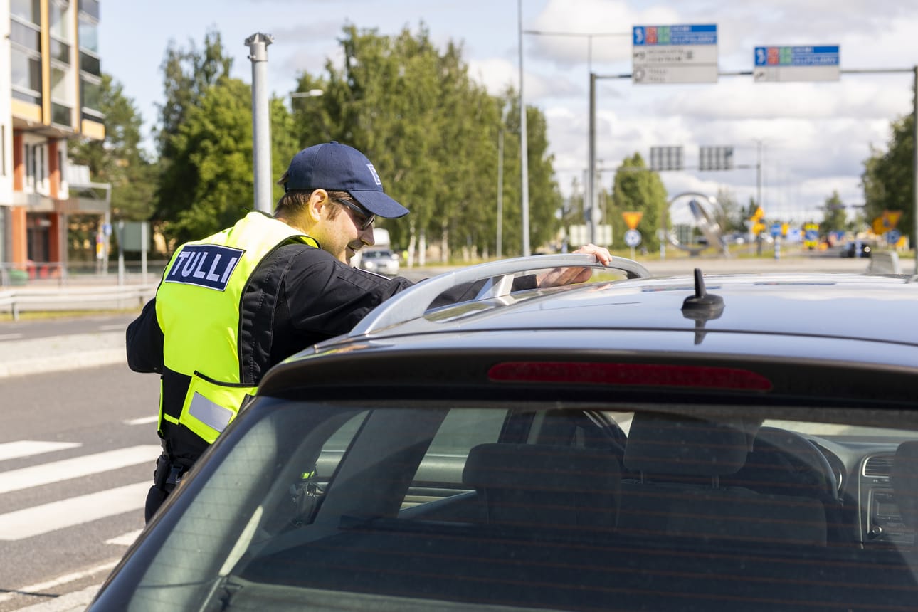 Tullin kalustoa päivitetään nykyaikaan Torniossa. Asennustyöt vaikuttavat liikenteeseen, mutta vain vähäisesti.