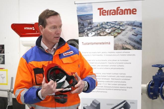 Terrafamen toimitusjohtaja Joni Lukkaroinen torstain tiedostustilaisuudessa kaivoksella. KUVA: Juha Neuvonen