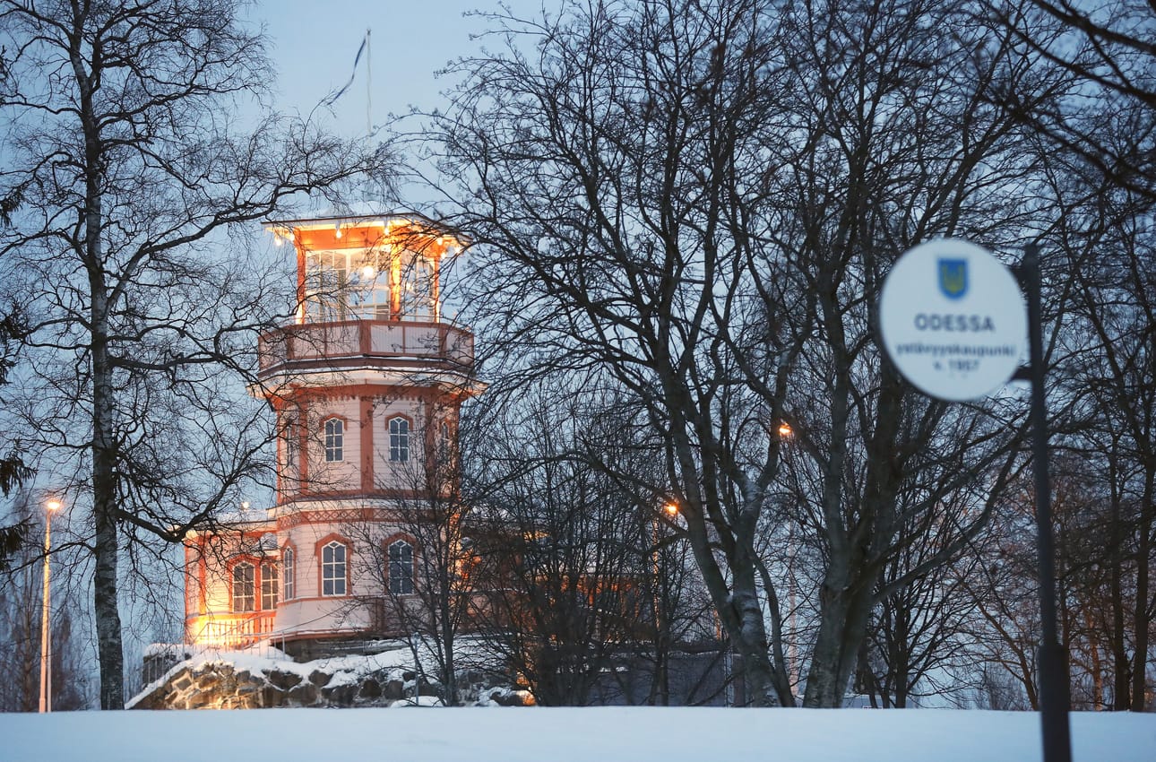 Tähtitornin kahvilan kunnostustyöt eivät juurikaan muuta rakennuksen ulkonäköä.