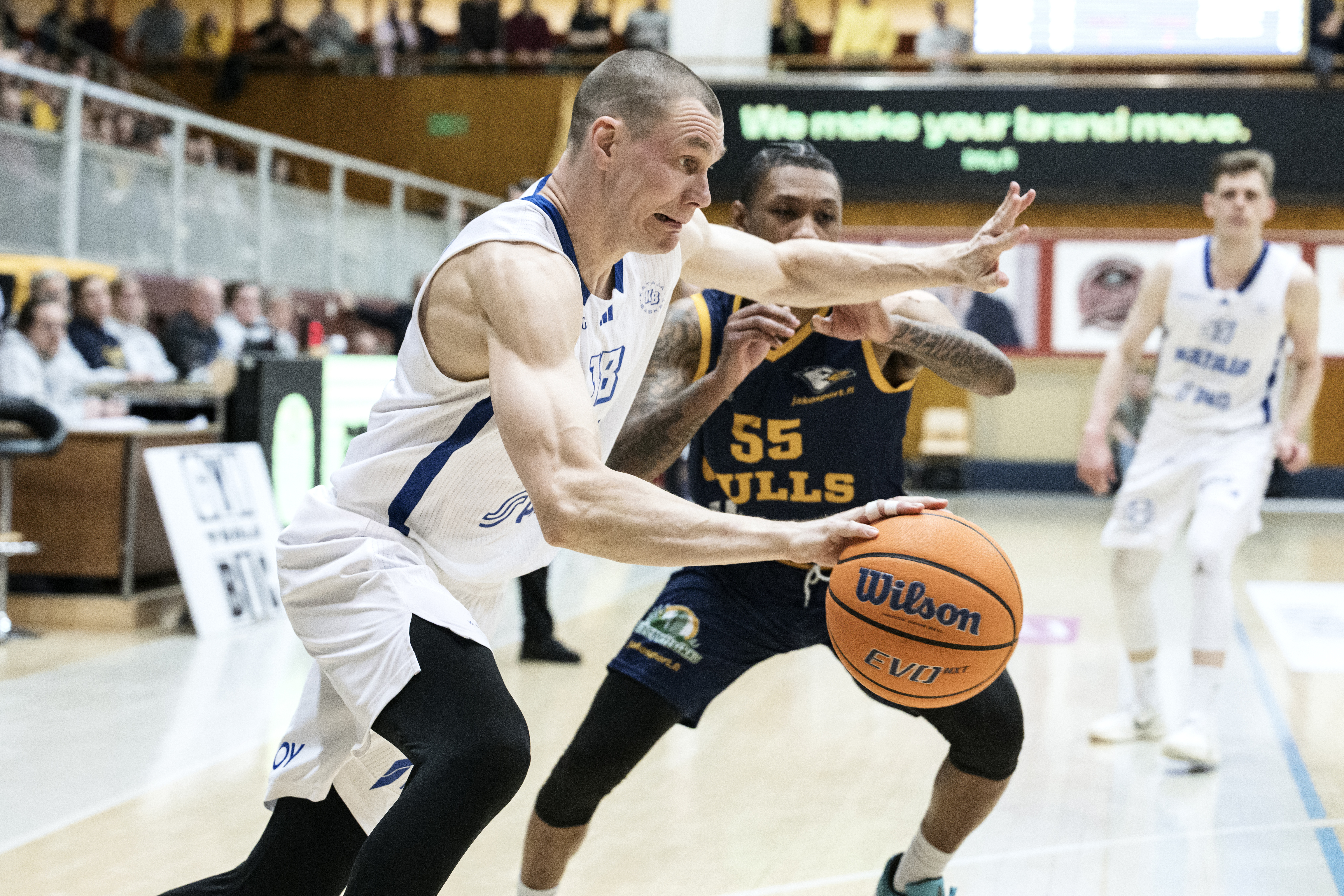 Kataja Basket ja Vilpas etenivät miesten koripallofinaaleihin