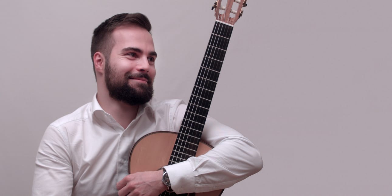 Jarno Heikkilä suorittaa parhaillaan opinoja Saksan Weimarin musiikkikorkeakoulussa ja konsertoi Kuusamossa kuullulla ohjelmalla Helsingissä Sibelius-Akatemian konserttisarjassa.