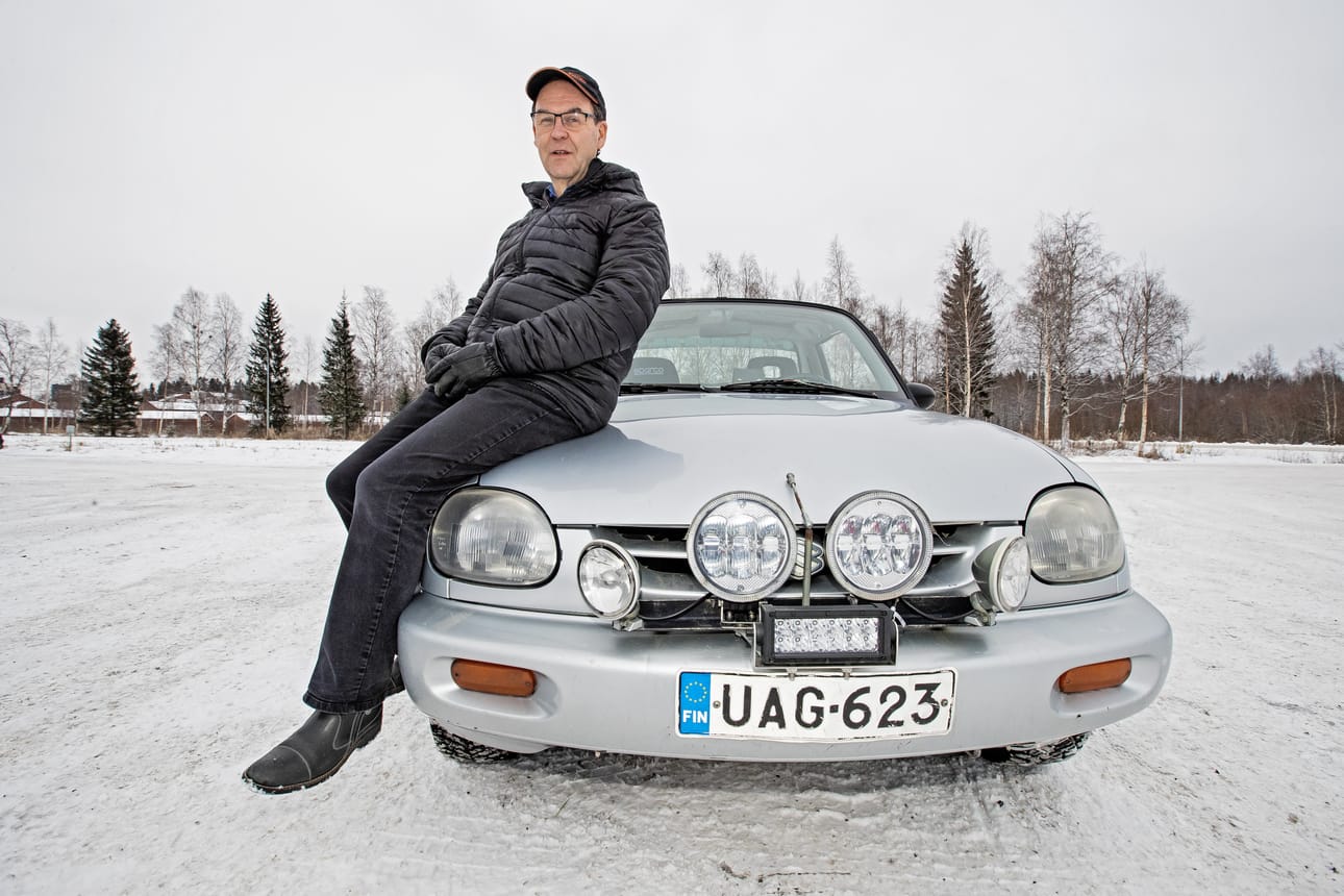 Raahen UA:n Pertti Keski-Korsu on tuorein voittopokaalia nostanut seuran kuljettaja. Keski-Korsu varmisti autosuunnistuksen NEZ Beginner’s Cupin voiton viikonloppuna Ruotsissa.