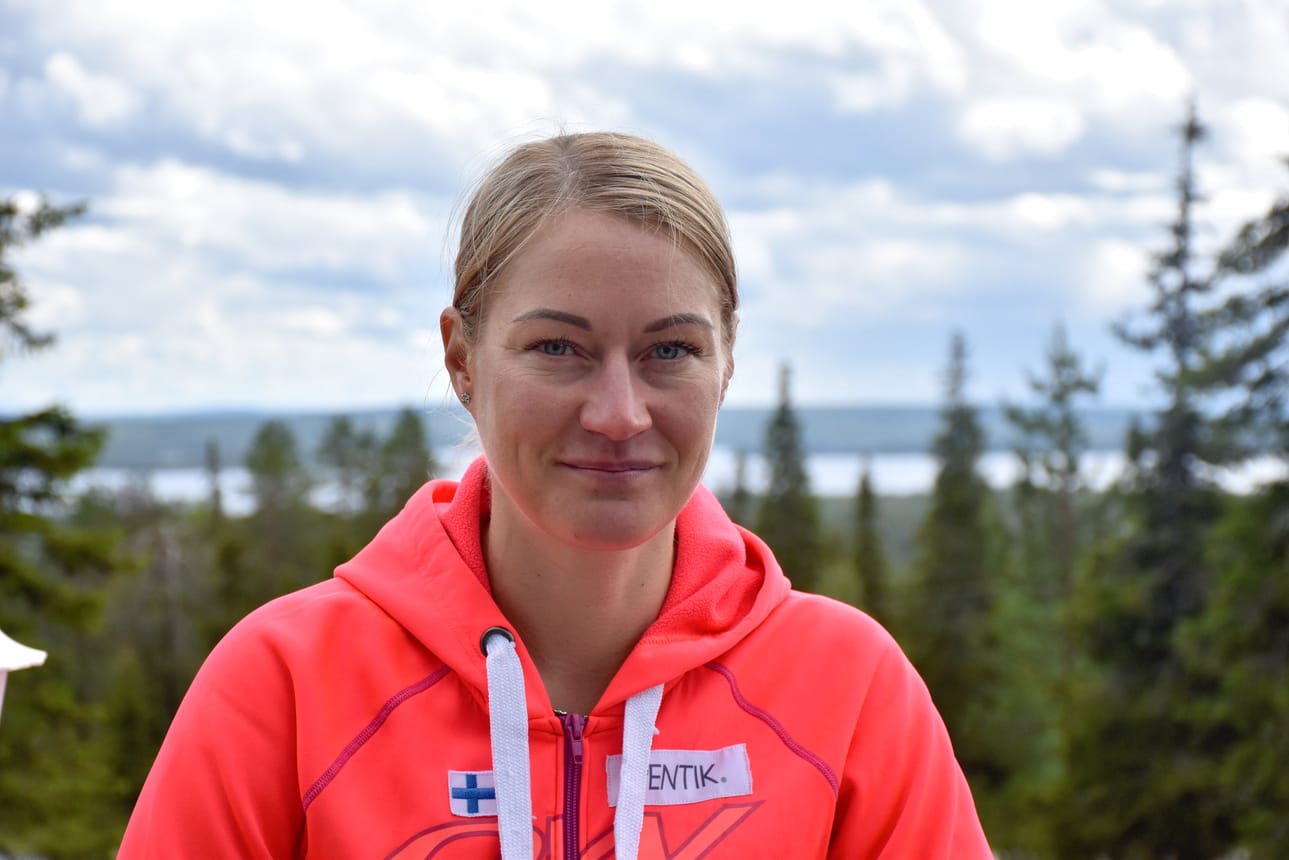Heli Heiskanen on kiertänyt pitkän matkan kisoja. Nyt koronavirus on tehnyt muutoksia kevään kisakalenteriin. Arkistokuva.