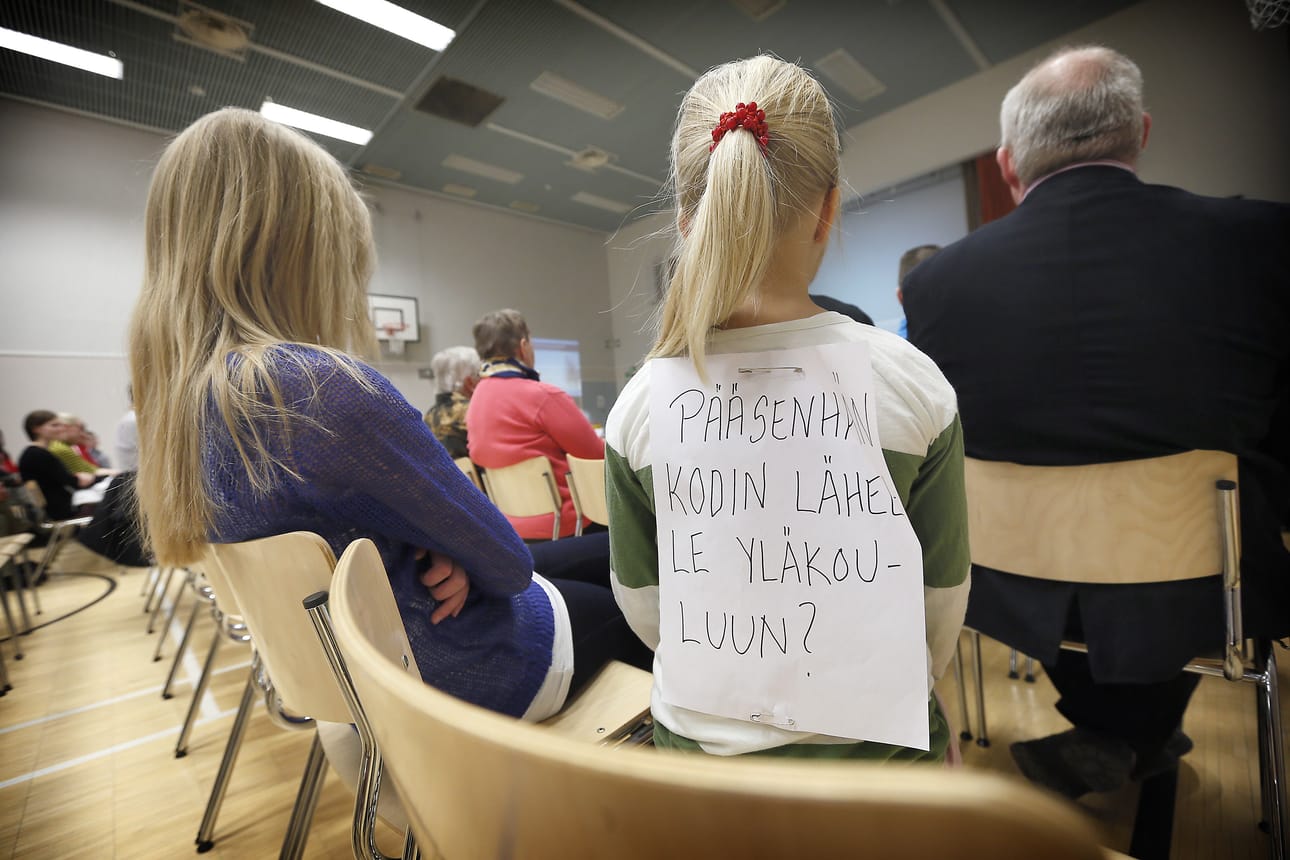 Korvensuoran koululla keskusteltiin alueen palveluista huhtikuussa. Korvensuoran asukkaat kaipaavat kuumeisesti uutta koulua alueelle.