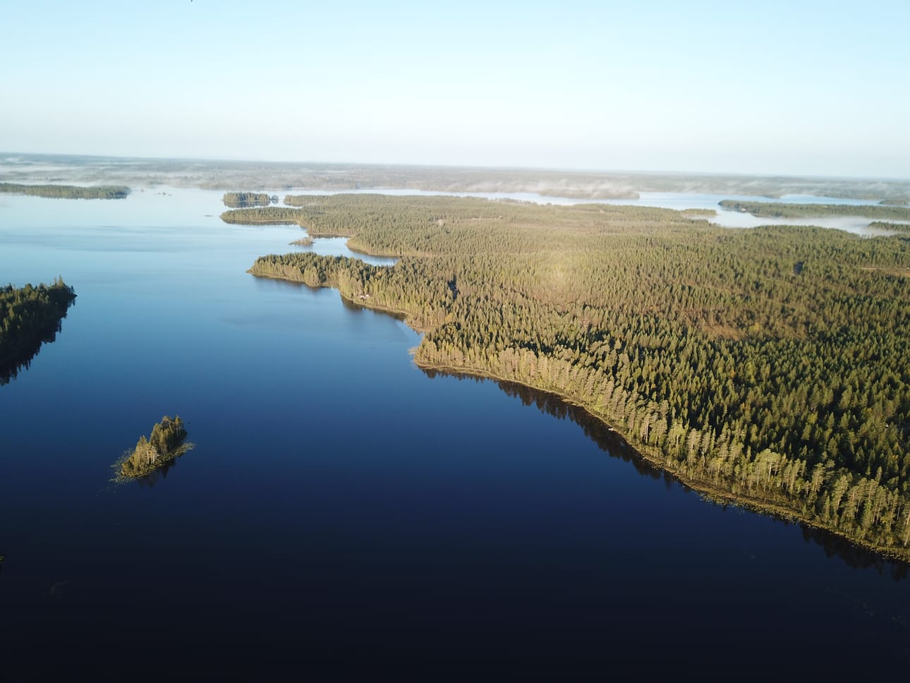 Nykyisiä mökkitrendejä sijainnin suhteen ovat isot järvet, matkailukeskukset, asutuskeskusten lähistöt sekä uudempina trendeinä eräkohteet.