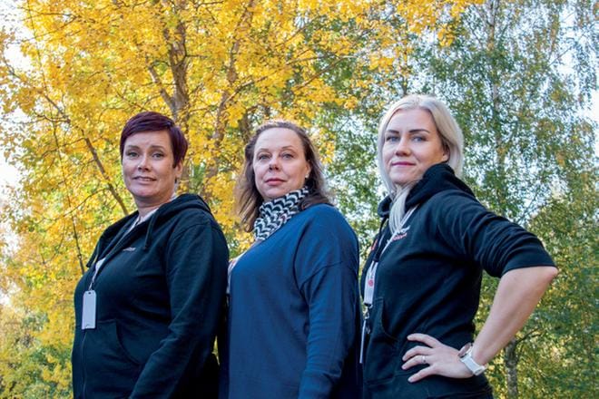 HR-asiantuntija Elina Uusimäki, palvelujohtaja Marika Nevanpää ja palveluvastaava Anu Paalanen ovat tyytyväisiä yhteistyöhön Sedun kanssa. KUVA: RIITTA LUKKAROINEN