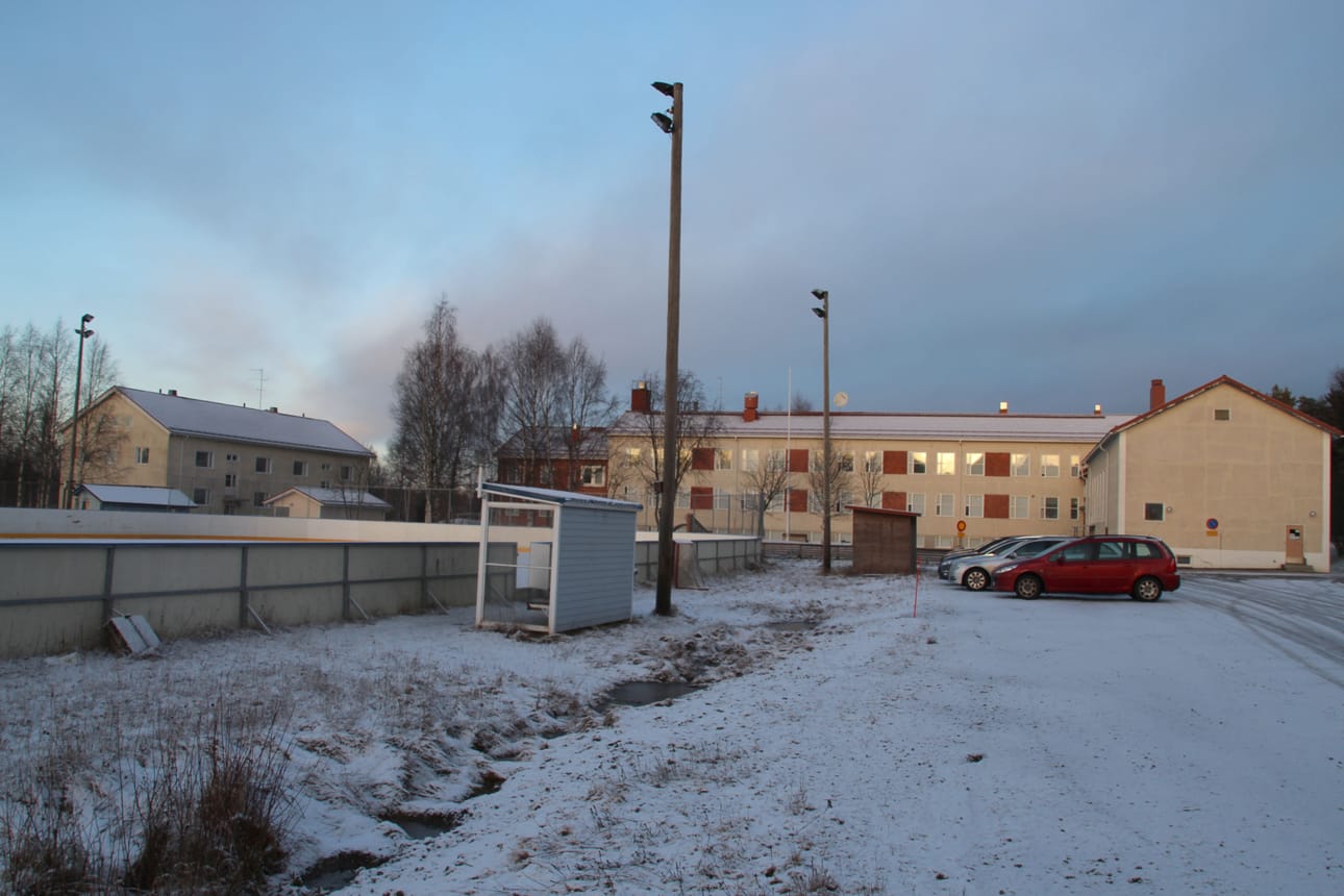 Pulkkilan koulun pihaan pystytetään moduulikoulu ensi vuoden alussa.