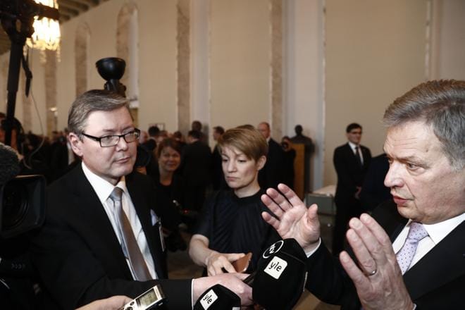 Tasavallan presidentti Sauli Niinistö vastasi median kysymyksiin valtiopäivien avajaiskahvien jälkeen. KUVA: Joel Maisalmi