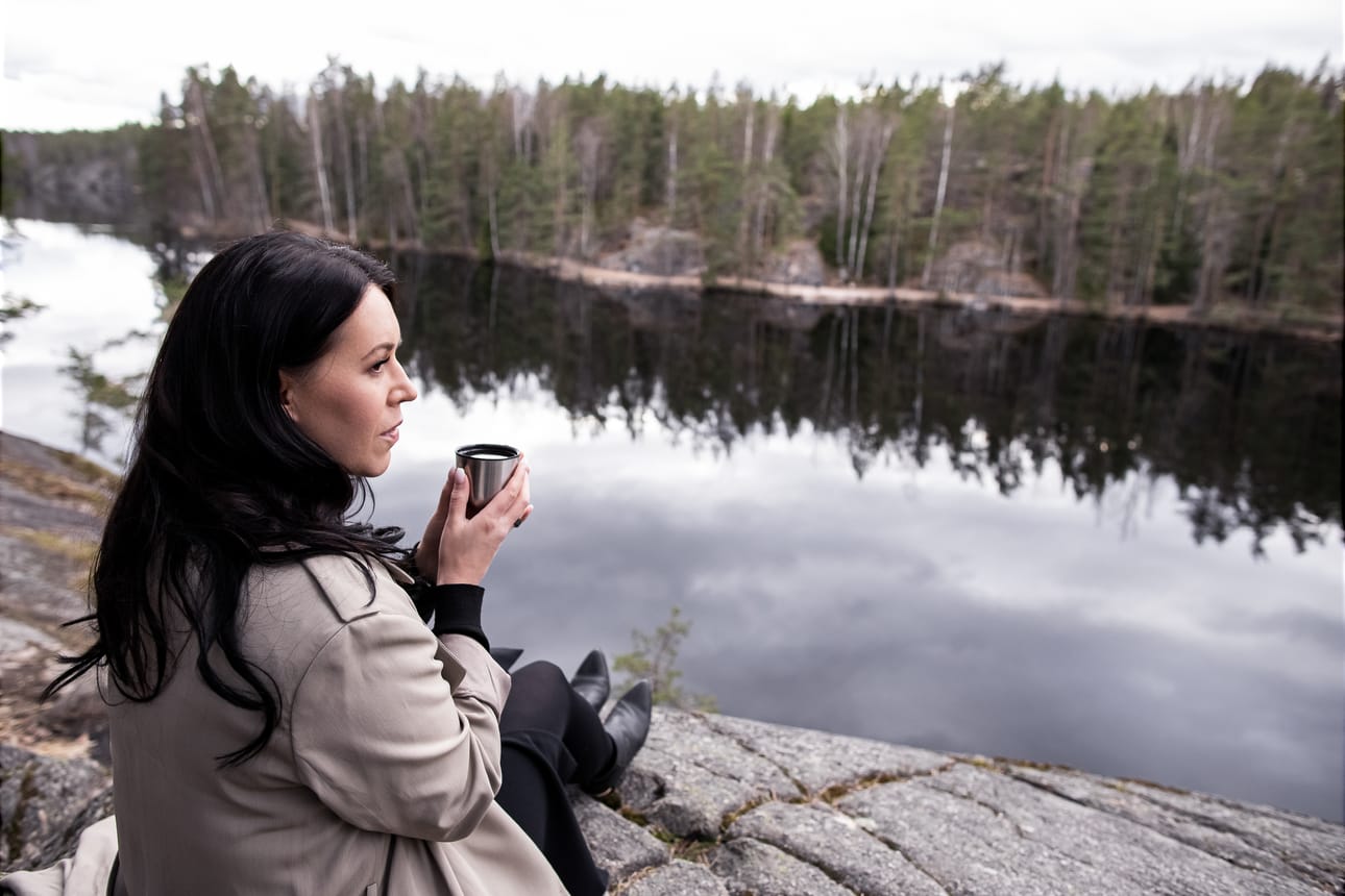 Eteläpohjalaisessa luonnossa ja japanilaisessa harmoniassa on samaa estetiikkaa, Anne-Mari Pahkala näkee.
