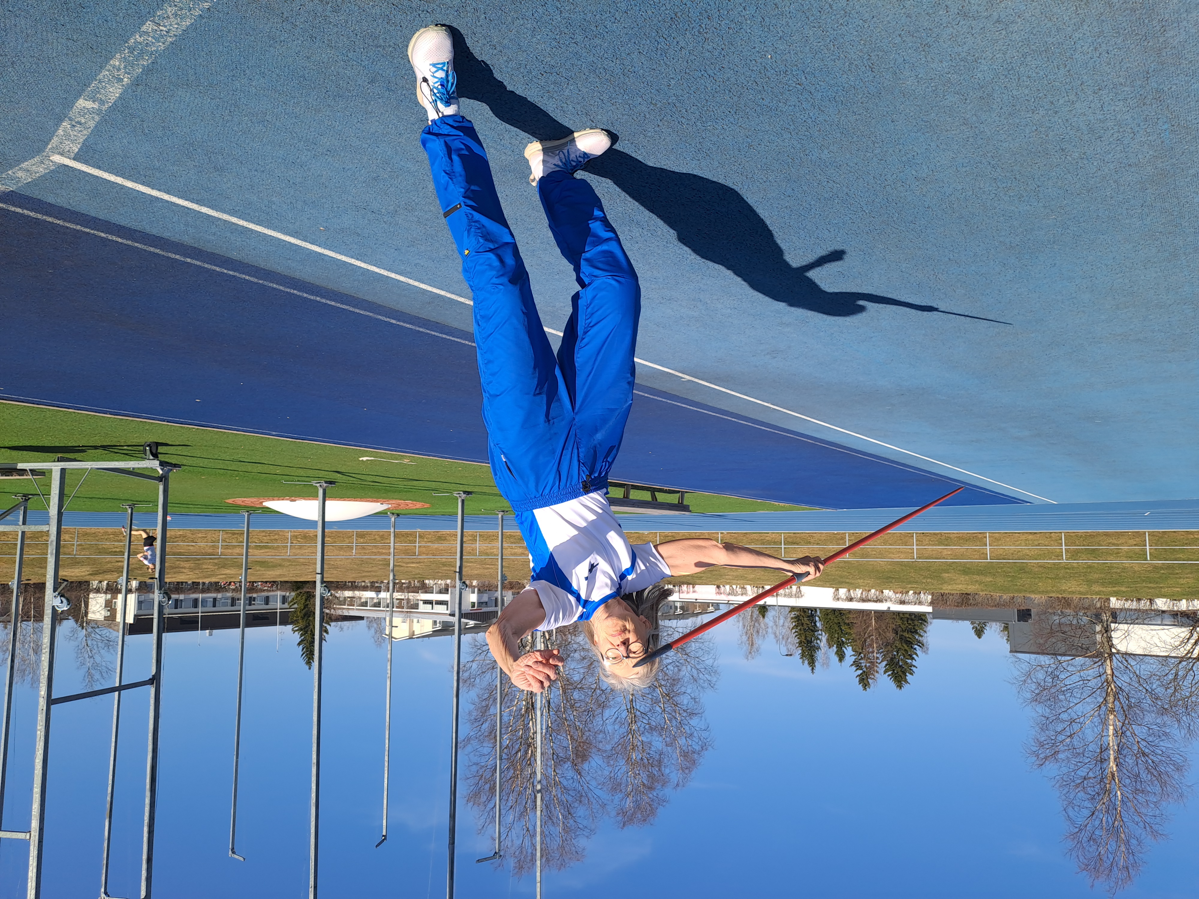 Helinä Pihlaja, 80, kävi USA:ssa  näyttämässä kaapin paikan 
– Palasi Seinäjoelle seitsemän MM-mitalin kanssa
