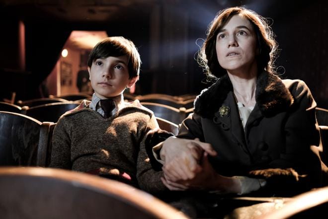 Romain Garyn omaelämäkertaan pohjautuva draama puolalaisesta pojasta (Pawel Puchalski), jonka määrätietoinen äiti (Charlotte Gainsbourg) vie heidät uuteen elämään Ranskassa. Uudessa maassa Garysta kasvaa kirjailija ja taistelupilotti. KUVA: Julien Panié