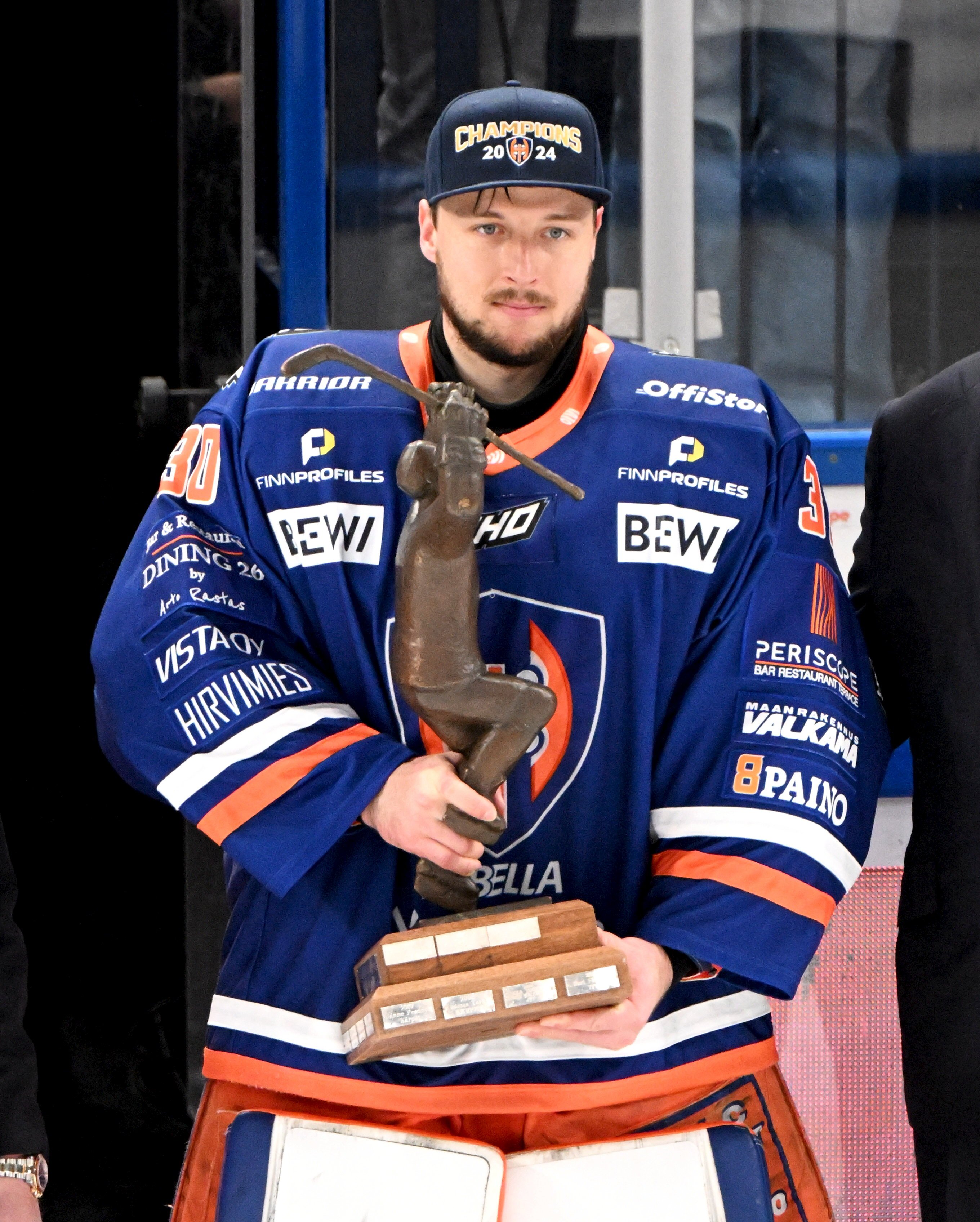 Christian Heljanko palkittiin pudotuspelien parhaana pelaajana.