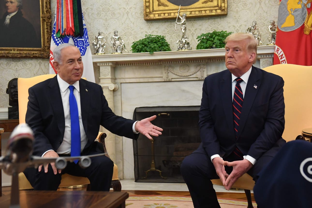 USA:n presidentti Donald Trump ja Israelin pääministeri Benjamin Netanjahu tapasivat syyskuussa 2020 Valkoisessa talossa. AFP/Lehtikuva