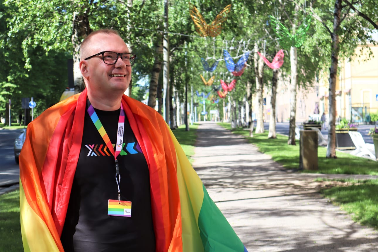 Vaasan Setan puheenjohtaja Jani Ukkonen toivoo, että ihmiset lähtevät mukaan Vaasa Pride -viikon ohjelmaan tai ainakin tulevat katsomaan tapahtumia.