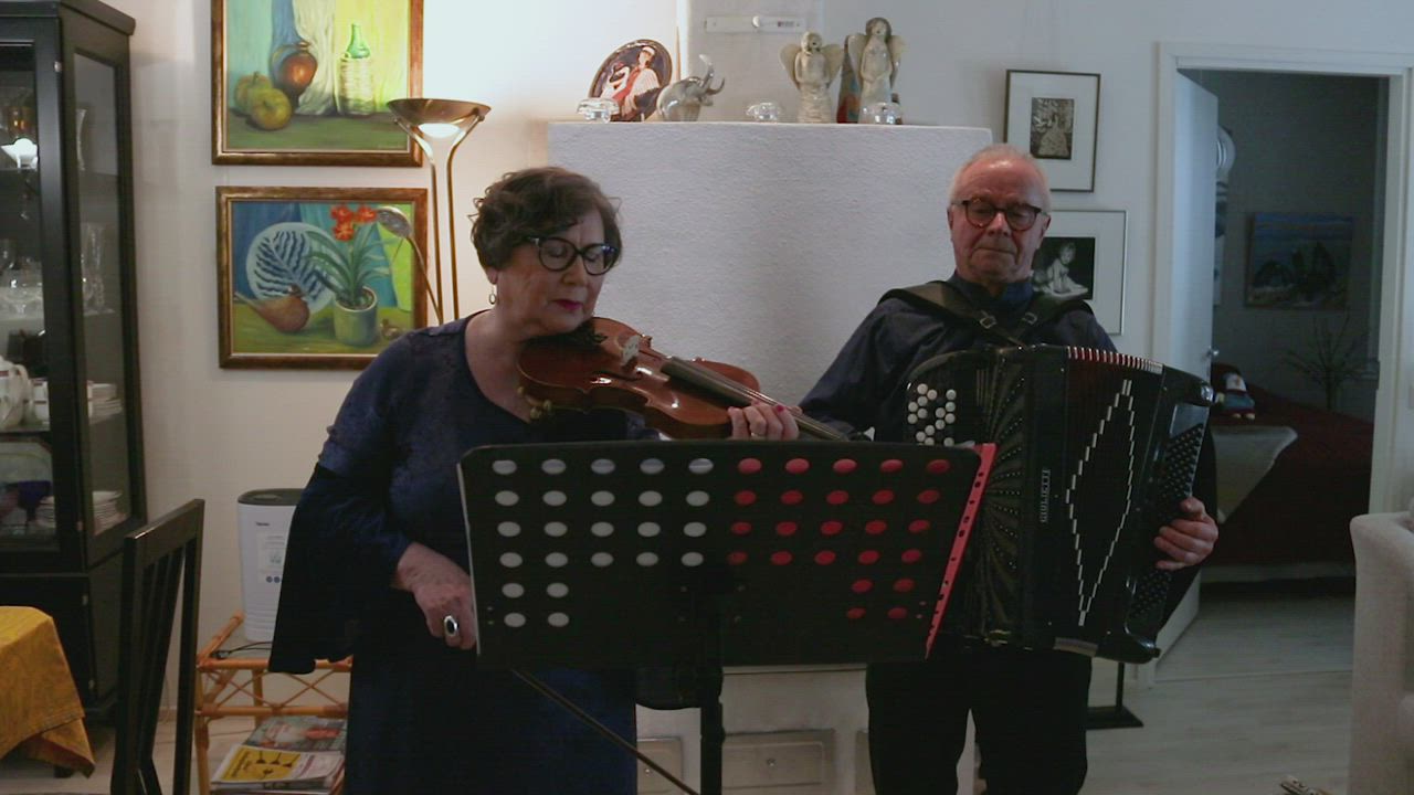 Näin kauniisti soi viulu ja harmonikka – Kempeleen kulttuuripalkinnon saanut Duo Ritunski vie sinut sävelten maailmaan
